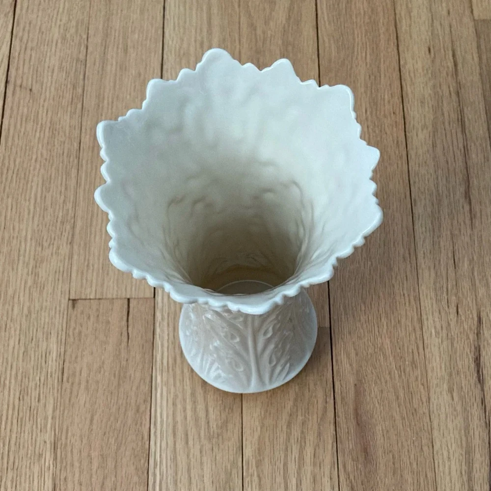 Vintage 80s Lenox Classic Off White Porcelain Woodland Leaf Pattern Vase/Pitcher